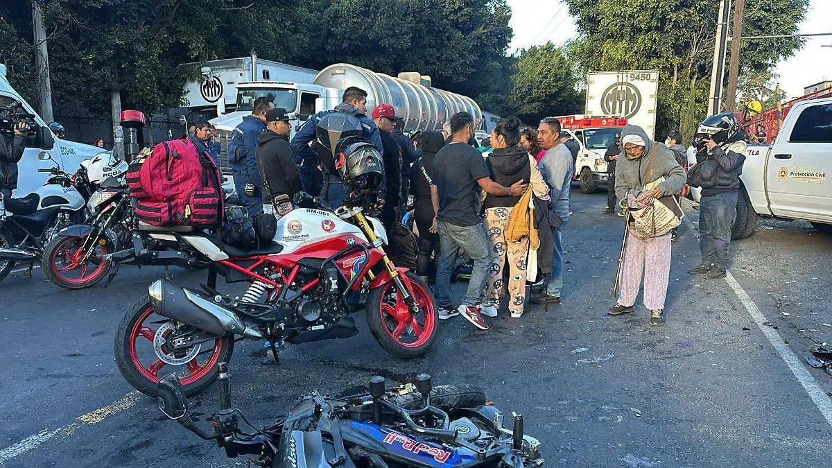 Atropellan a motociclistas (4)